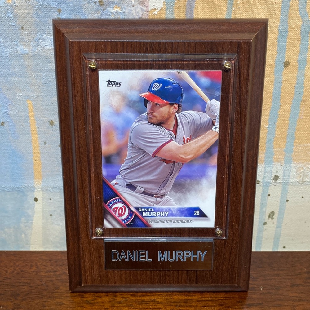 Daniel Murphy 2016 Topps Baseball Card #554
 Plaque with Dark Brown Frame